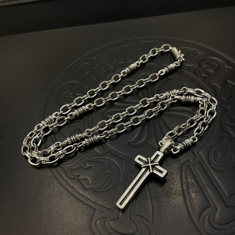 Ch*0me He**ts necklaces